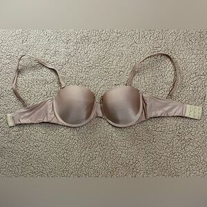 nude Victoria’s Secret bra
